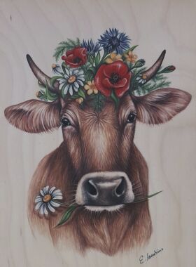 Holzbild Schwarzwald Kuh mit Blumen
