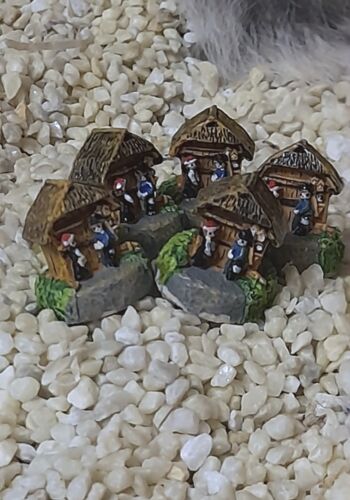 M1000 Miniatur Schwarzwaldhaus mit Schwarzwaldpaar