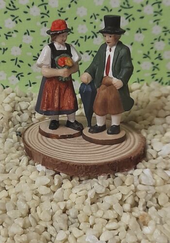 MHF1000 Miniatur Schwarzwaldpaar Holzfiguren