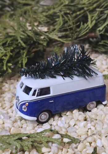 MAWB1003 VW Bulli blau mit Weihnachtsbaum
