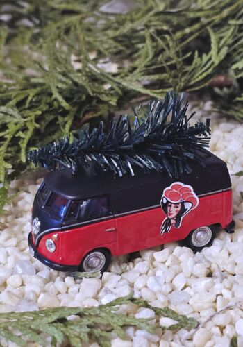 MAWB1004 VW Bulli Schwarzwaldmädl mit Weihnachtsbaum