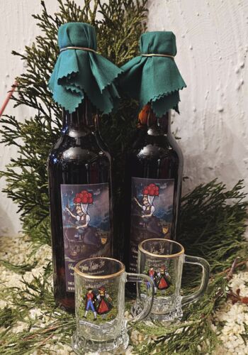 HL1004 Schwarzwälder Kräuterhexe mit 2 Henkelgläsle