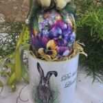 OST1005 Hasentasse mit edlem Deko-Osterei blautöne