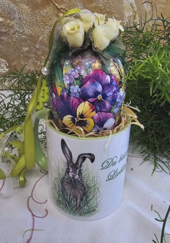 OST1005 Hasentasse mit edlem Deko-Osterei blautöne