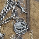 CHW1001 Charivari " Tirol " mit Bergkristall