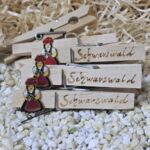 KLM1010 Klammer mit Schwarzwaldmarie