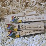 KLM1017 Klammer mit Schwarzwaldhexe