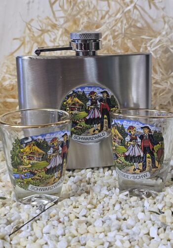 FLM1001 Flachmann Schwarzwald mit 2 Schnapsstamper