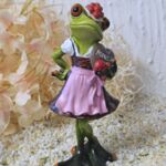 GLF100 Glücksfrosch Schwarzwaldmädel "Mausi" mit Bollenhut