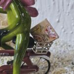 GLF2004 Glücksfrosch Pizza-Pote mit rotem Fahrrad und Pizzaschachtel