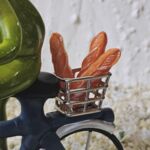GLF2006 Glücksfrosch Bäcker mit Fahrrad