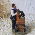 ORG1002 Orgelspieler Rudi mit schwarzem Bollenhut