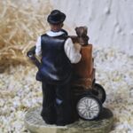 ORG1009 Orgelspieler Rudi mit einer Hexe