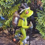 GLF2017 Glücksfrosch Wanderer mit schwarzem Bollenhut groß3