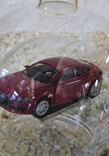 GLF1050 Edelglasflasche mit Siku Fahrzeug Audi TT