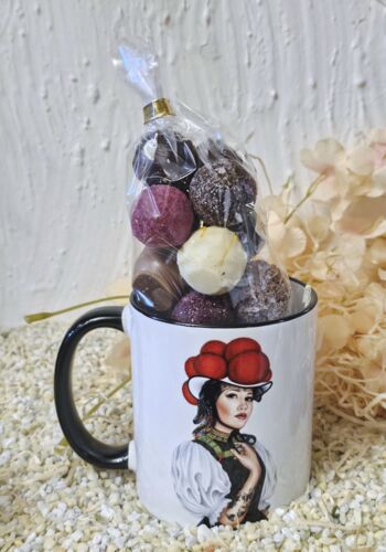 GT1005 Tasse Schwarzwald-Mariele mit 200 gramm Trüffelpralinen gemischt ohne Alkohol