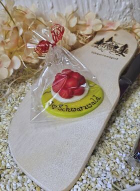 Vesperbrett mit Marzipan Köstlichkeiten mit Bollenhut