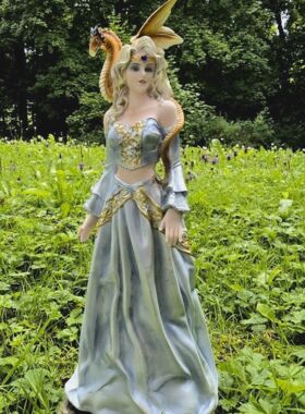 Elfe Villingen mit Drachen