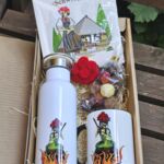 GB1002 Geschenkbox Schwarzwald Hexe mit Hexentasse weiss und Thermoflasche weiss