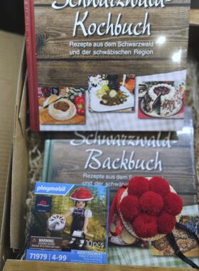 Schwarzwald Koch-Backbuch mit Schwarzwaldmarie von Playmobil