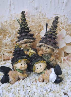 Wichtelfamilie 2 Erwachsenen Wichtel 2 Kinderwichtel liegend