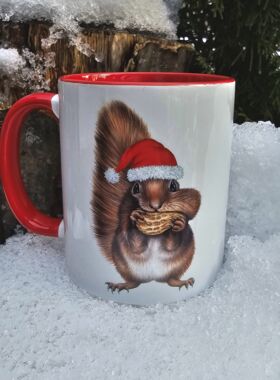 Schwarzwaldtasse Wintereichhörnchen innen weiss roter Rand roter Henkel