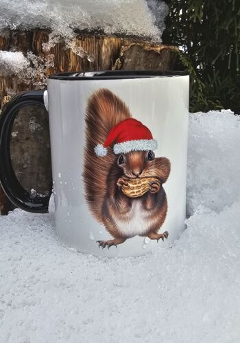 ST206 Schwarzwaldtasse Wintereichhörnchen innen weiss schwarzer Rand schwarzer Henkel