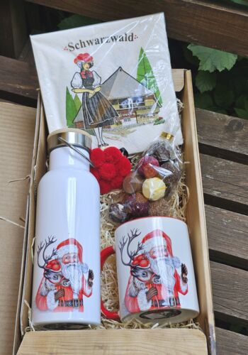GB1003 Geschenkbox Schwarzwald mit Weihnachtsmanmotiv