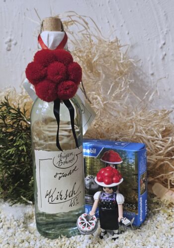 PLMG1000 Schwarzwälder Wässerle mit Playmobilfigur