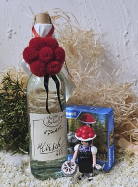 Schwarzwälder Wässerle mit Playmobilfigur