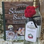 BAS1000 Schwarzwaldbackbuch mit Schwarzwälder Kirschwasser vom Bartlerhof