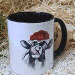 SCHWT2010 Schwarzwaldtasse Kuh mit Zunge innen schwarz, schwarzer Henkel