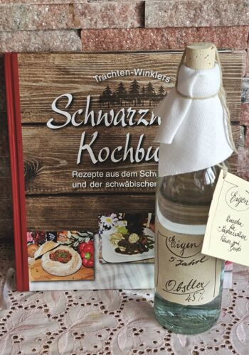 KS1004 Schwarzwaldkochbuch mit Obstwasser 5 Jahre gelagert und Bollenhut