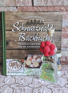 Schwarzw&auml;lder Backbuch mit Kirschwasserwasser B&auml;umle und Magnet Bollenhut