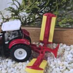 Siku10032 Siku 1672 Traktor Styrer mit P&ouml;ttlinger M&auml;hwerkskombination