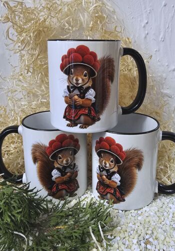 GLT100 Schwarzwaldeichh&ouml;rnchen mit Eichel