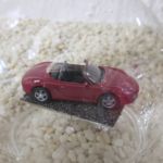 GLF1007 Edelglasflasche mit Porsche Boxter Cabrio rot