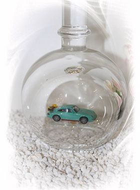 Edelglasflasche mit Porsche Carrera